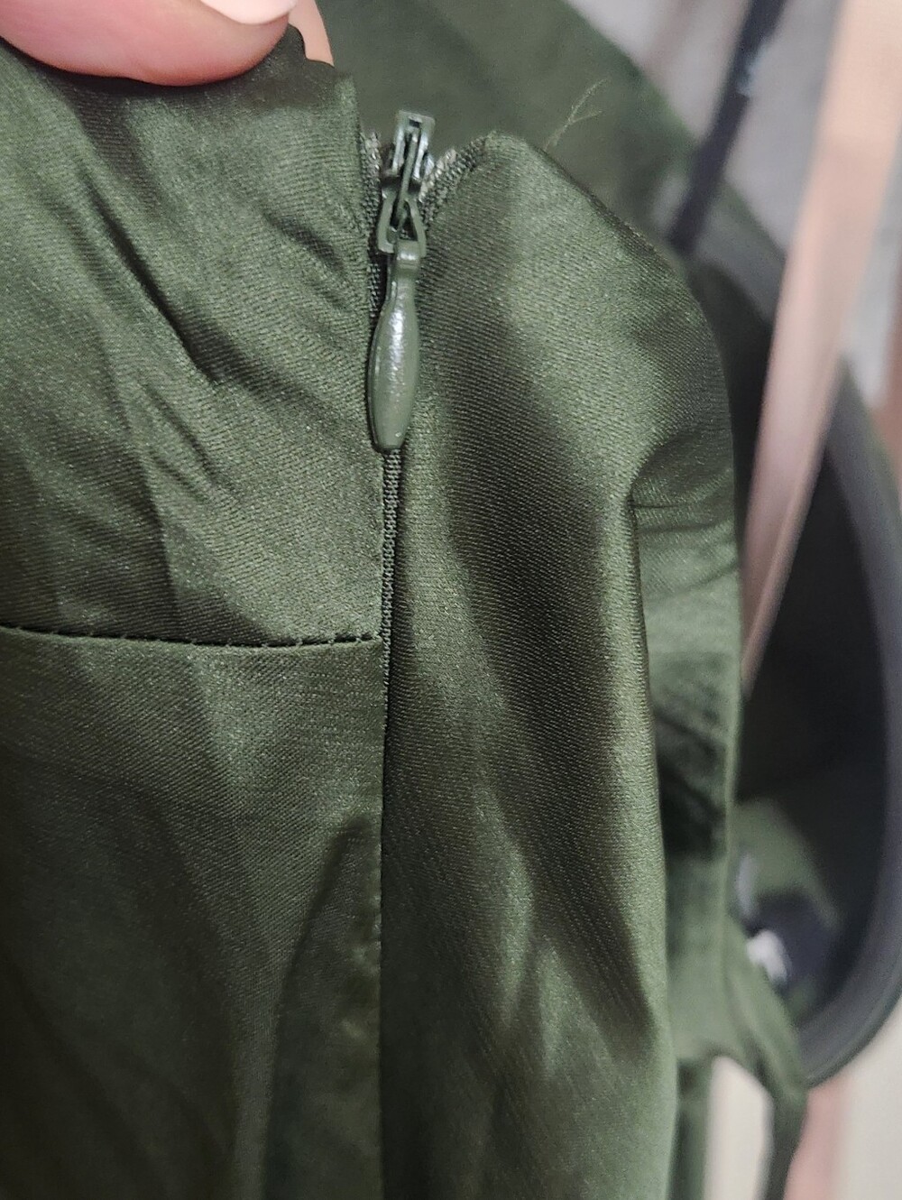 NWT Lulus Signature Elegance Olive Green Satin One-Shoulder Maxi Dress Size M - Picture 7 of 8